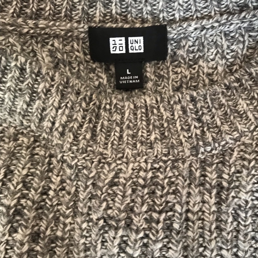 Uniqlo Grey sweater *SALE* fixed price - Picture 5 of 5